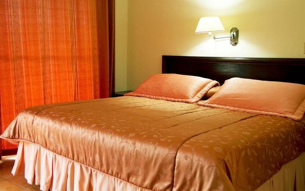 El Oasis Hotel Y Restaurante Бокете Екстер'єр фото
